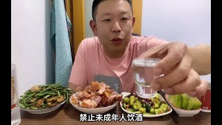 猪头肉我的最爱，猪头肉配酒真的绝了，一个人的生活你们羡慕吗？