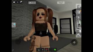 The creepy doll (Brookhaven) (roblox)