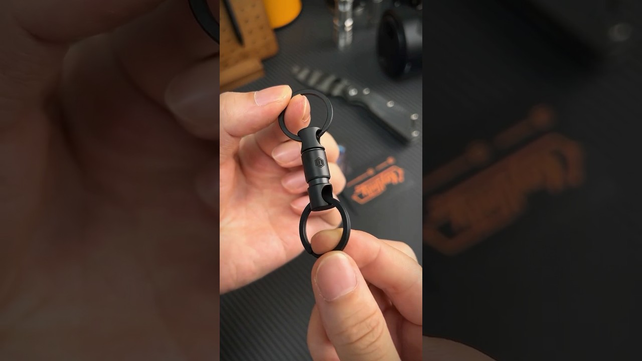 This Quick Release Keychain Makes A Satisfying Click