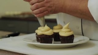 How to Make Peanut Butter Frosting : Frosting Recipes