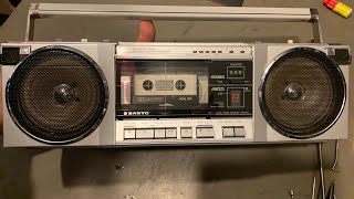 Sanyo M7790 mini boombox belt replacement (part 1)