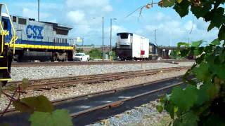 CSXT 2704 (GP38-2) Throttling!