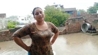 Barish Ma Nahana Aunty bathing | Bathing Barish Vlog Video | Barish Aunty bathing #bathing #vlogs