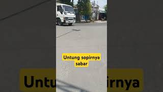 Untung sopirnya sabar #shortvideo #anehnya #jalanraya #lalulintasjalan