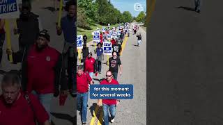 Auto workers in Streetsboro, Ohio now on strike. #uawstrike #ohio #uaw #stellantis