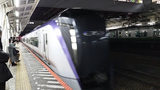 E353系 S120編成 特急あずさ45号松本行が14分遅れて八王子駅4番線に入線するシーン