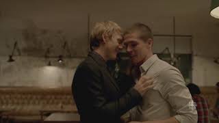 Wade Briggs / Josh Thomas (gay kiss #7/gay scene #10) - Please Like Me (tv series / comedy drama)