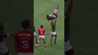 This rugby player showed UNBELIEVABLE strength!