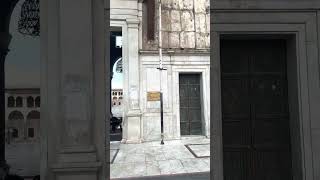 The entrance to the Umayyad Mosque, Damascus, Syria 🇸🇾