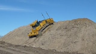 850K Moving A Mountain Of Dirt