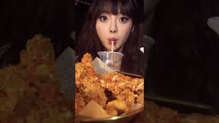 咕咚咕咚喝奶茶🧋👍😋chug chug drink milk teamilk tea 「小可愛吃播」ASMR MUKBANG｜