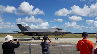 EPIC F-35A Lightning II Demo | Wings Over Houston Airshow 2019