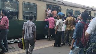 DANGEROUS TRAIN BOARDING😱  |  INDIA'S CROWDED STATION  |  BIDHANNAGAR |  INDIA🇮🇳