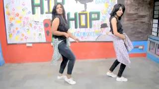 Shake Karaan | Munna Michael  | Nidhhi Agerwal | Bollywood Dance | Dance cover by Himanshi & Sachita