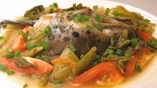 酸辣的三文鱼头，是我最喜欢的食谱，平，靓，正。How to cook hot and sour salmon head