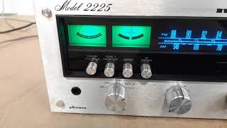 Vintage Marantz 2225 Stereophonic Receiver Testing