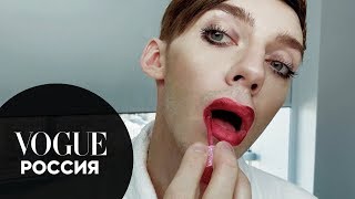 Секреты красоты: Андрей Петров показывает, как сделать новогодний макияж