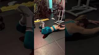 Glute reverse frog pumps