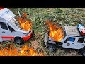 Police Car Rescue / Ambulance / Fire trucks help cars that are on fire