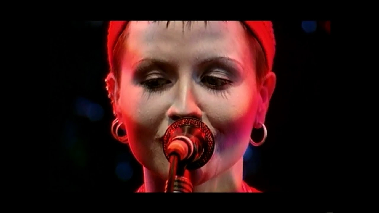 The Cranberries Live London Astoria 1994 At Isabel Lacey Blog