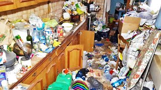 Cleaning a hoarder BIOHAZARD bathroom for FREE!【Household Cleaning】