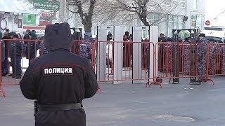 В Волгограде тысячи верующих встали в очередь к Дарам волхвов