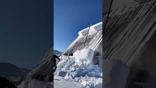 Snow on the roof#satisfying #asmr #ice #oddlysatisfying #fypシ゚ #fyp