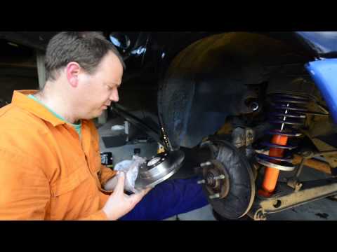 How to change rear brakes on a NA Miata / MX5 in HD How to change rear brakes on a NA Miata / MX5 in HD