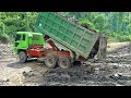 d6d bulldozer turns clay into flat land