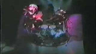 Tommy Lee vertical drum solo part 2 live 1985 Montreal Canada