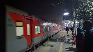 22995 Mandore Superfast Express | Arrival at Gurgaon Railway Station | Old Delhi Junction - Jodhpur