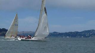 MAYHEM ROUNDING MARK AND DOING GYBE SET OF SPINNAKER