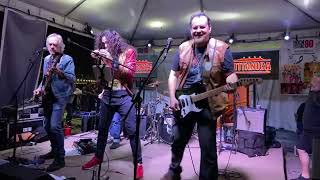 Banda Titânica no Rock 80 Festival está transmitindo ao vivo!