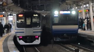 E217系横クラY-34編成+横クラY-129編成［外房線快速上総一ノ宮行］＆E235系横クラF-22編成+横クラJ-09編成［総武快速横須賀線快速逗子行］大網駅1番線、2番線入線＆発車