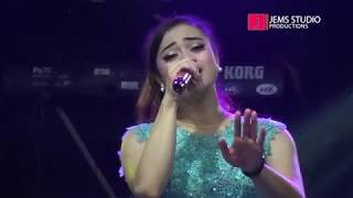 MENGEJAR BADAI - RIA HARMONIS