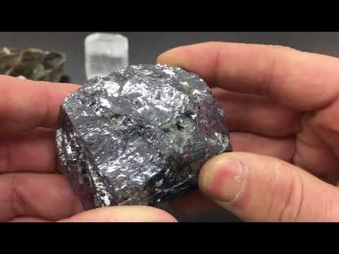 What is the cleavage fracture of copper?
