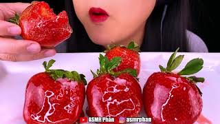 NGHE THAT DA ASMR GIANT Strawberry Tanghulu Candied Fruit  Ice Cracking Eating Sounds