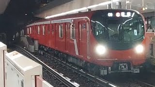 東京メトロ丸ノ内線2000系2108F各駅停車荻窪駅行き四ッ谷駅到着(2022/11/29)