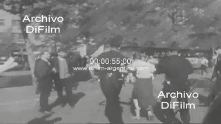 DiFilm - Protesta de estudiantes intervencion norteamericana en Vietnam 1964