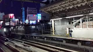 JR中央本線特急スーパーあずさ22号(E353系)　新宿駅到着　2018年1月13日