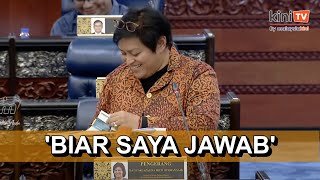 'YB tak nak baca buku ni' - Pembangkang berang kenyataan Azalina