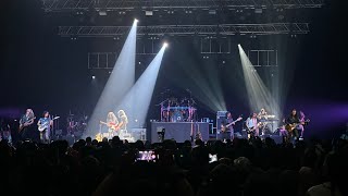 HATI EMAS - TUJUH VIBRATO GUITAR ( Live at Zepp Kuala Lumpur )