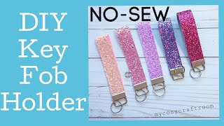 DIY Easy Wristlet Key Fob Holder // Chunky Glitter // #fauxleather #nosew #glittercanvas