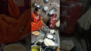 #bhojan banate hue#cooking #kaushilya#roti#food #khana#reels