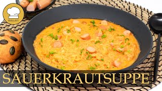 Deftige SAUERKRAUTSUPPE mit Würstchen - schnell gemacht und low carb