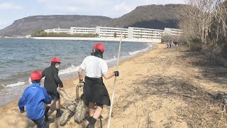 高松市の小学生が浜辺で清掃活動　瀬戸内海の魅力や課題を学ぶ