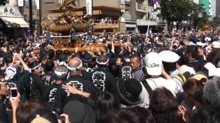 天皇皇后両陛下が深川八幡祭りを御高覧