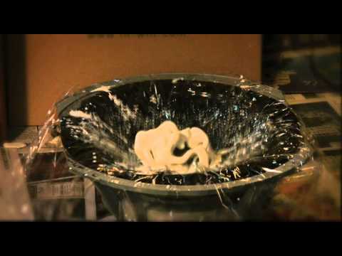 Corn Starch and Water dancing in a speaker Corn Starch and Water dancing in a speaker
