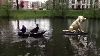 Dat noem je nu ankeren. Pracht  in de gracht Zaltbommel