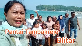 Keseruan pertama kali mak jum piknik ke pantai